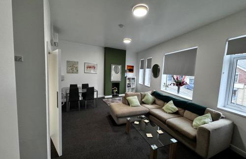 11aComberton - Photo 1