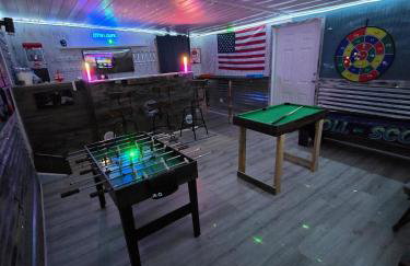 5 Mins from beach and has pool, hot tub, games, pet friendly - Foto 70