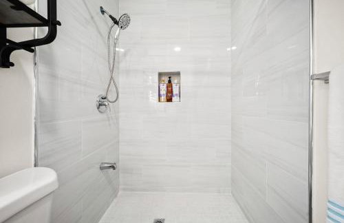 Dreamy & Relaxing Gem With Backyard - 12mins to DT LA - Foto 45