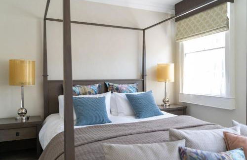 Bespoke Central Town House - Photo 14