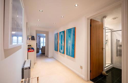 Coastal Escape with Balcony & River Dart Views - Foto 43