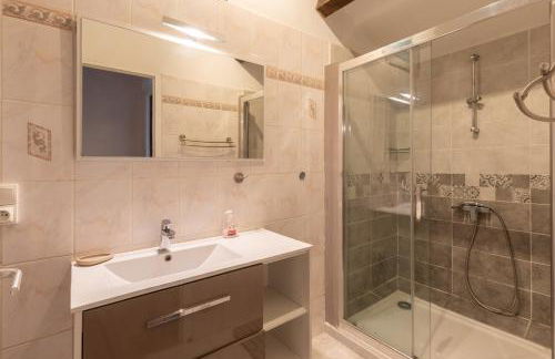 Belle Maison En Pierre Avec Piscine - Foto 18