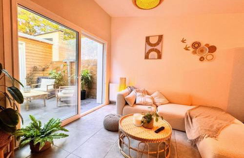 Maison Langevin 2-Bedroom House with Cozy Garden & Patio - Foto 8