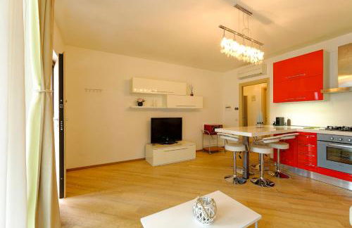 MIMA61 - Appartamento con piscina, giardino e posti auto a 50mt dal centro - Foto 27