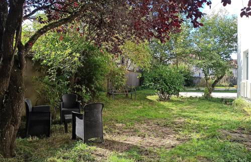 Gîte Le Français VERDUN 4 pers,climatisé,grand garage,jardin 3 étoiles - Foto 14