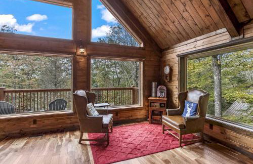 Luxury Lakeside Mountain Escape with Wraparound Deck Near Terra Alta, West Virginia - Foto 13
