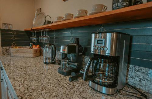 Grandma's Old Town Adobe House! Private Hot Tub-Close to Old Town-Pet Friendly-No Pet Fee! - Foto 26