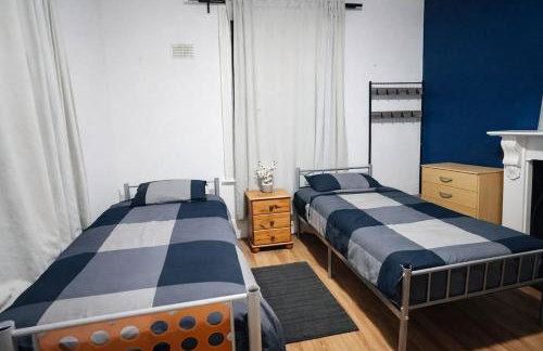 landvue stays, The Colchester town White House 4 bed 2 bath! - Foto 11