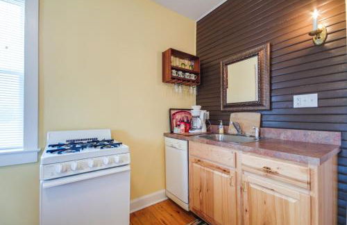 Cozy Missouri Retreat with Pool, Pond and Fire Pit! - Foto 8