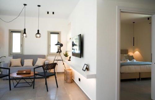 Apademia Skyros Luxury Apartment - Photo 28