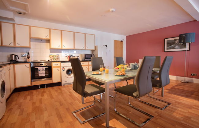 Rest & Recharge Regents CT 2bed Sleeps 7 - Foto 9