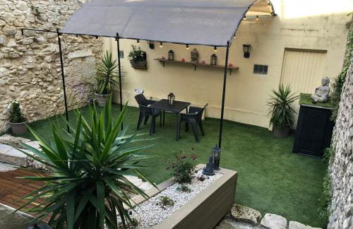 Appartement Love room avec jacuzzi et hammam privatisé Lieu insolite en amoureux Spa détente assurée avec de doux massages en options sur demande - Foto 13