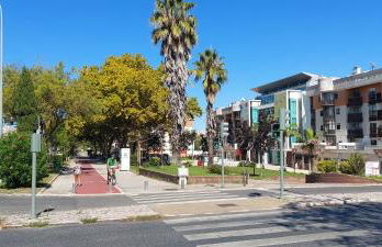 Enjoy Lisbon Cascais Sintra 1200 metres to metro blue line Sintra Rail line Free Parking - Photo 51