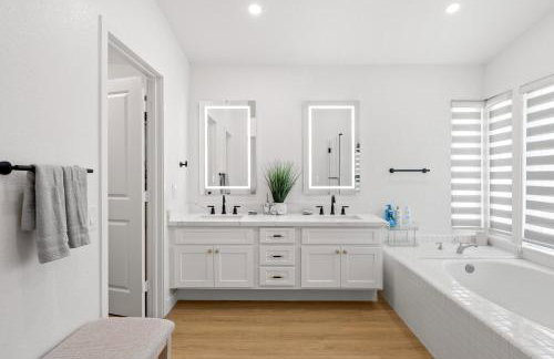 Luxe Spacious Home Near Parks Fully Equipped - Foto 70