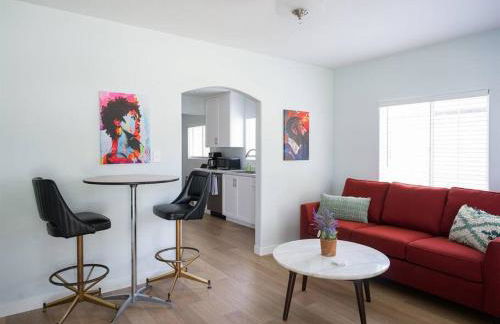 Family Renovated Home, Netflix, AC, WD, Putt Putt - Foto 16