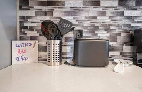 Winter Retreat 3b 3ba Huge backyard Mins from Downtown - Foto 15