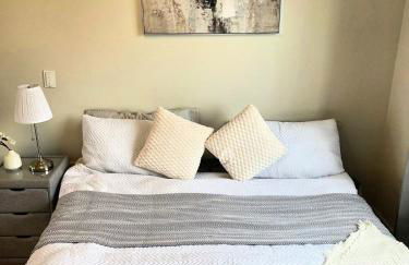 Stylish 1-Bed Flat in Canary Wharf - Photo 13