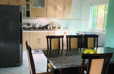 Casa de Praia com Varandao Gourmet a 5 min do Mar - Photo 10