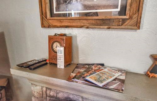 Rustic Adventure w Historic Log Cabin Forest Views 20 minutes from Flagstaff Now with Wi-Fi - Foto 19