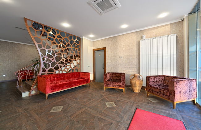 Tomis Garden Aparthotel - Photo 2