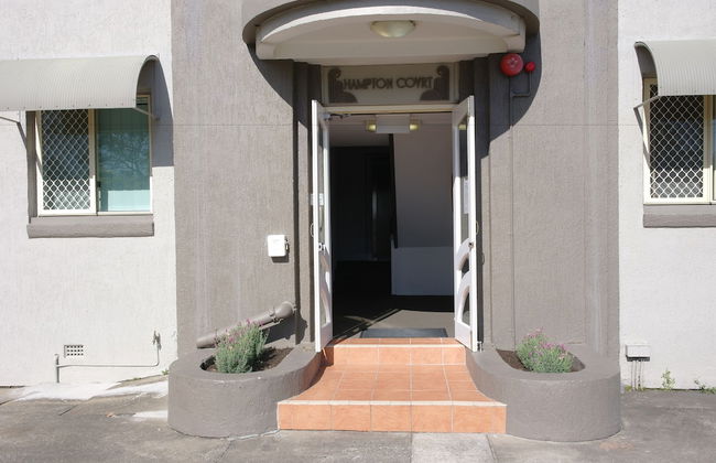 Hampton Court Apartments - Foto 2