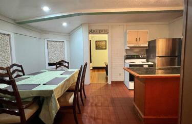 Holyoke House Oasis - Fast Wifi, Spacious, Quiet Neighborhood - Foto 4