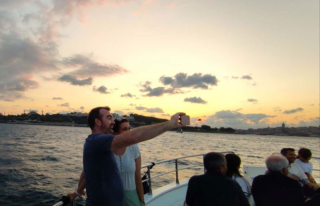 Bosphorus Sunset Luxury Yacht Cruise - Photo 2