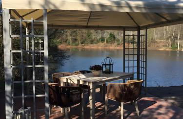 Idyllic Lakeside Cottage - Foto 12