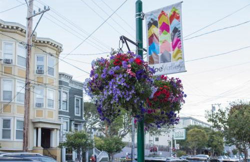 Totally Renovated Victorian House in Center SF! - Foto 42