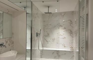 Re House Suite & Deluxe Apartament - Foto 3