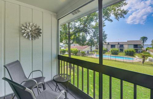 10 Mi to Navarre Beach! Waterfront Rental w/ Pool - Foto 3
