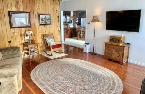 Stunning Cottage with Fire Pit in Saratoga, Wyoming - Foto 23