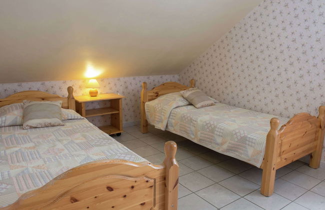 Group Stay With Pool, Chevron - Photo 5