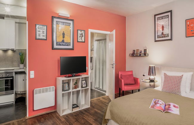 4 Arts Apartments by Adrez Living - Photo 5