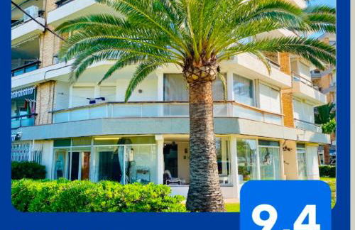 Piso delante de la playa La Pineda con 2 habitaciones - Photo 1