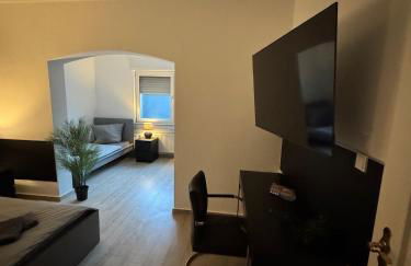 Frankfurter 21 Haus - 2 WE, 2 Küchen, 2 Bäder, 6 SZ, 19 Betten - Foto 3