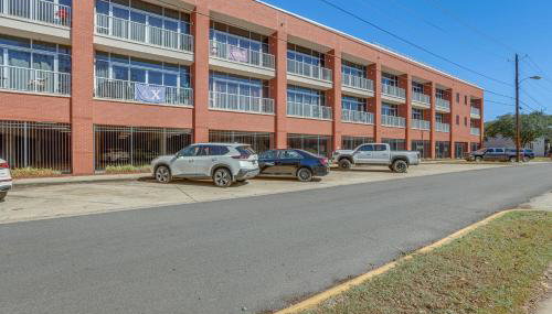 Walk to UA Campus Apt with Secure Parking! - Foto 3