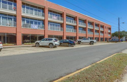 Walk to UA Campus Apt with Secure Parking! - Foto 3