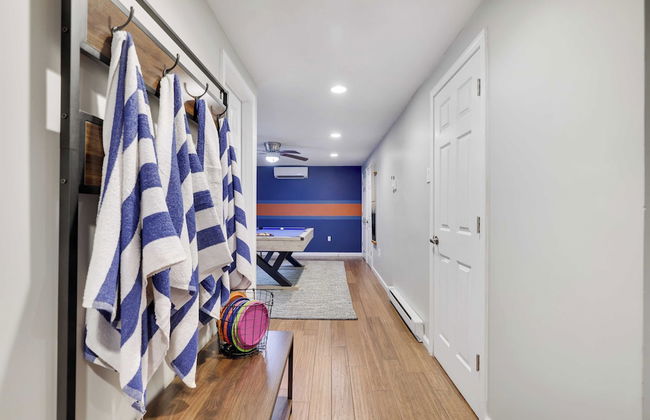 Moshannon Tree-lined Pocono Retreat w/ Hot Tub, Firepit & Pool Table - Photo 17