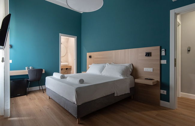 Nolana 28 Rooms in Naples - Photo 3