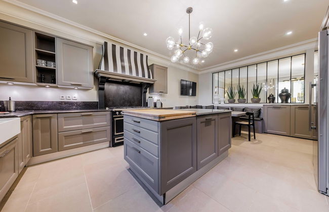 Luxury Mansion With Garden in Heart of Neuilly - Foto 13