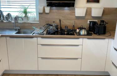 Ruhig gelegene EG-Neubauwohnung & Garten, überdachte Terrasse, Insektenschutz, Fußbodenheizung, EBK für max 7 Personen - Foto 31