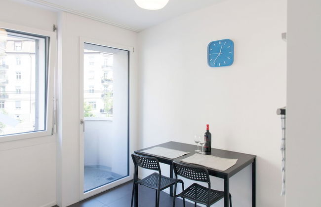 ZH Kreuzplatz I - Hitrental Apartment - Foto 9