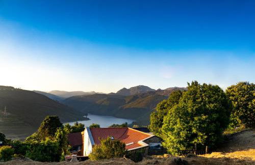 Castelo Gerês - Exquisite Eco-Cottage - jacuzzi - Foto 2