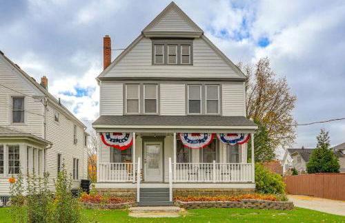 Walk to Beach Home with Pool in Vermilion - Foto 1