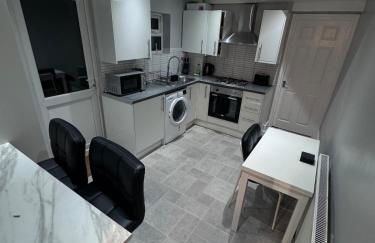 Stylish 2-Bed Garden Flat, 5 Mins to Brixton - Photo 8