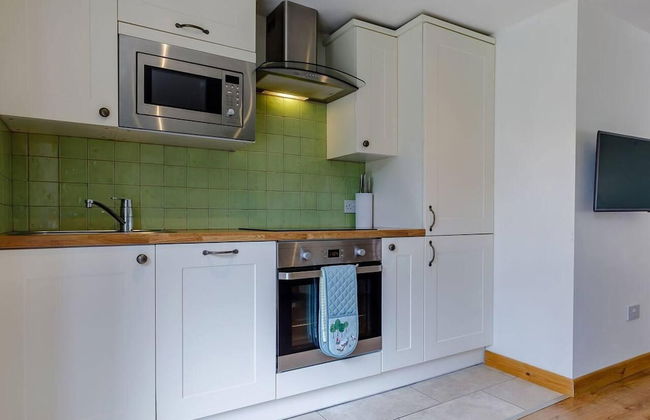 Charming 2-bed Cottage, Beautiful Views, Knutsford - Photo 6