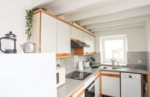 Rhiw - 1 Ty'n Don - Photo 9