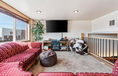 Historic Yellowstone Saloon - Foto 69