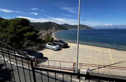 Stupenda vista mare a Laigueglia con posto auto - Foto 35